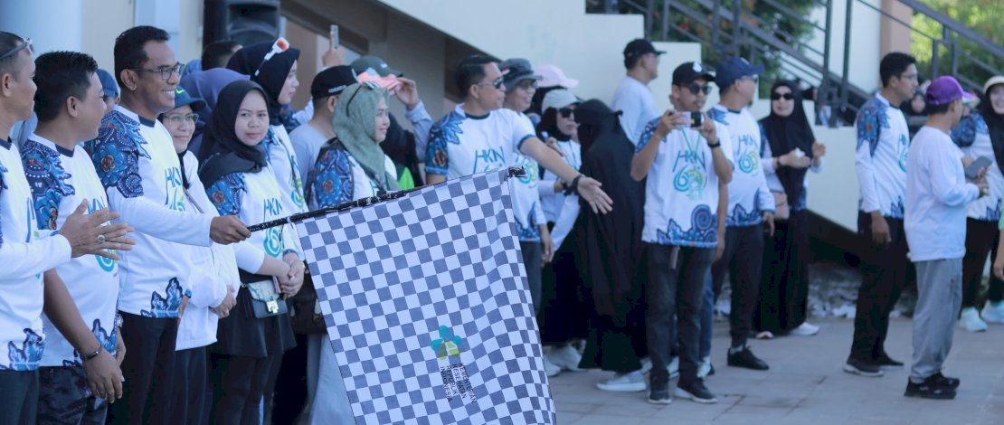 Pemkab Takalar Gelar Pawai Jalan Sehat untuk Peringati Hari Kesehatan Nasional ke-60 Pemkab Takalar Gelar Pawai Jalan Sehat untuk Peringati Hari Kesehatan Nasional ke-60