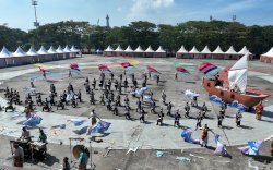 HUT Makassar Ke-417: Drum Corps dan Tari Tradisional Memukau Ribuan Penonton