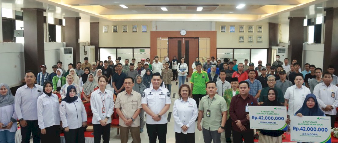 Sekretaris Daerah (Sekda) Takalar, Muhammad Hasbi, hadir dalam diskusi publik yang membahas Optimalisasi Pelayanan Jaminan Sosial Ketenagakerjaan bagi Pekerja Informal, khususnya Petani dan Nelayan, di Ruang Pola Kantor Bupati Takalar, Rabu, 13 November 2024.