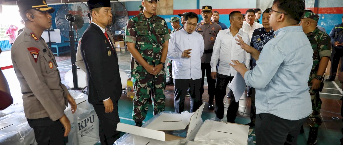 Tinjau Gudang KPU Makassar, Andi Arwin Azis: Logistik Pilkada Siap Didistribusikan Tinjau Gudang KPU Makassar, Andi Arwin Azis: Logistik Pilkada Siap Didistribusikan
