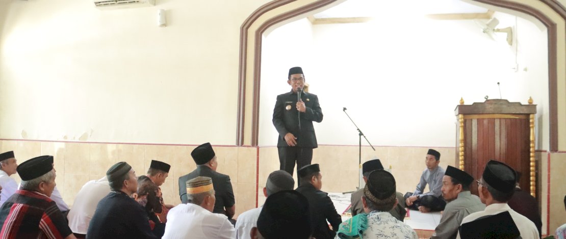 Pj. Bupati Takalar Gelar Safari Jumat, Sampaikan Pesan Penting ke Warga Malewang