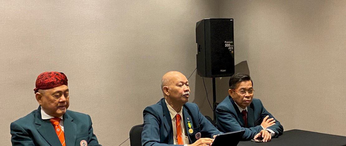 Ketua MKEK IDI Djoko Widyarto saat konferensi pers di Jakarta Pusat, Sabtu, 16 November 2024.&nbsp;