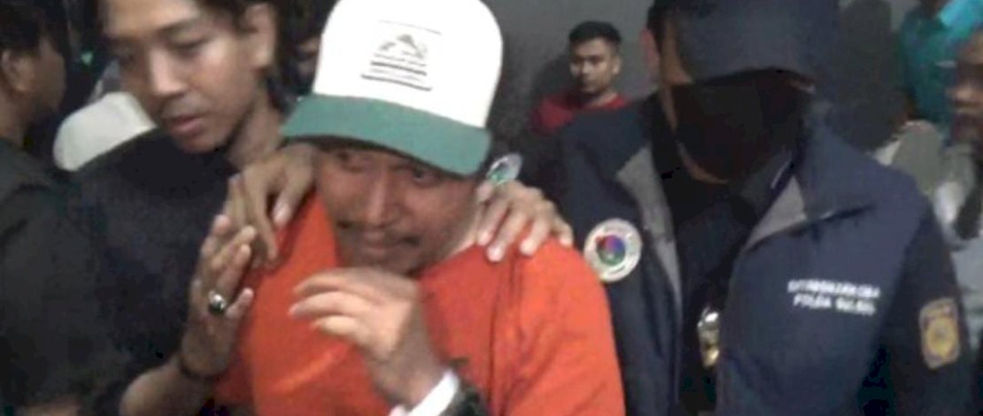 Sakkir Tomallakani saat diamankan di salah satu THM di Kota Makassar, Minggu dini hari, 17 November 2024. Sakkir Tomallakani saat diamankan di salah satu THM di Kota Makassar, Minggu dini hari, 17 November 2024.