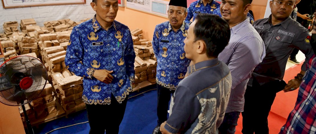 Penjabat Gubernur Sulsel, Prof Zudan Arif Fakrulloh, meninjau kesiapan logistik Pilkada serentak di Kabupaten Bulukumba, Minggu, 17 November 2024. Penjabat Gubernur Sulsel, Prof Zudan Arif Fakrulloh, meninjau kesiapan logistik Pilkada serentak di Kabupaten Bulukumba, Minggu, 17 November 2024.
