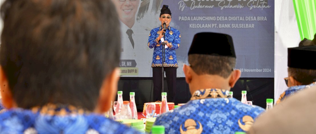 Penjabat Gubernur Sulsel, Prof Zudan Arif Fakrulloh, melaunching Desa Digital di Desa Bira binaan Bank Sulselbar, di Kabupaten Bulukumba, Senin, 18 November 2024.

