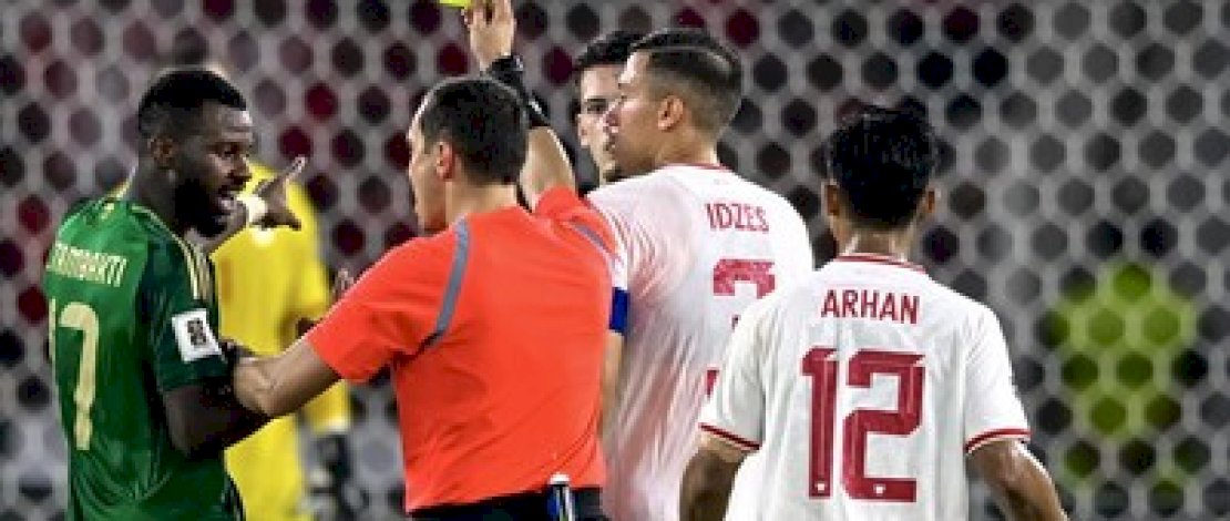 Pertandingan Indonesia vs Arab Saudi Berlangsung Panas, Banjir Kartu Kuning dan 1 Merah