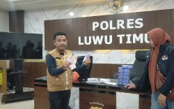 Diduga untuk Menangkan Budiman - Akbar, Mobil Berisi Uang Puluhan Juta Milik Anggota DPRD Golkar Digerebek Warga