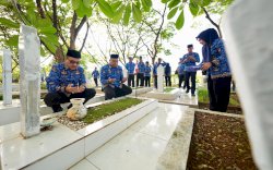 Sambut HUT KORPRI ke-53, Jufri Rahman Ziarah ke Taman Makam Pahlawan Panaikang