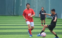 Masa Tenang, Seto Pilih Bermain Mini Soccer dengan Jurnalis Makassar