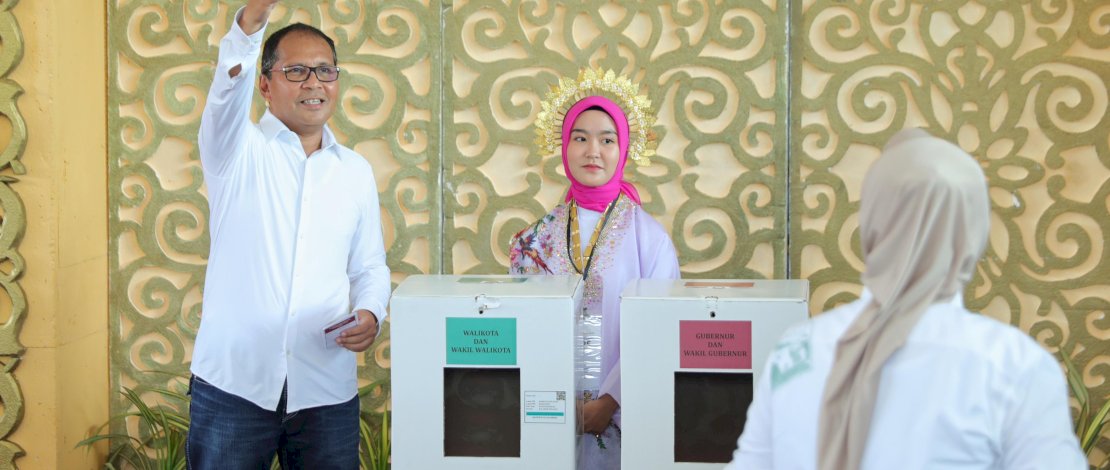 Danny Pomanto Menang Telak di TPS 001, Optimis Raih Kemenangan Sulsel 2024 Danny Pomanto Menang Telak di TPS 001, Optimis Raih Kemenangan Sulsel 2024