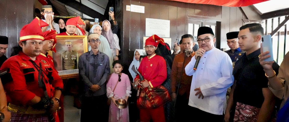 Sekda Sulsel Jufri Rahman melepas jenazah Raja Gowa ke-38, Jumat, 29 November 2024.