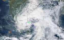 Siklon Fengal Mengguncang Tamil Nadu: Ribuan Terdampak, Bandara Ditutup