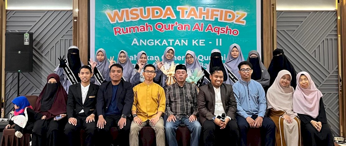 Rumah Qur'an Al-Aqsho baru saja menggelar acara wisuda untuk Angkatan II para santrinya di Hotel Premier.