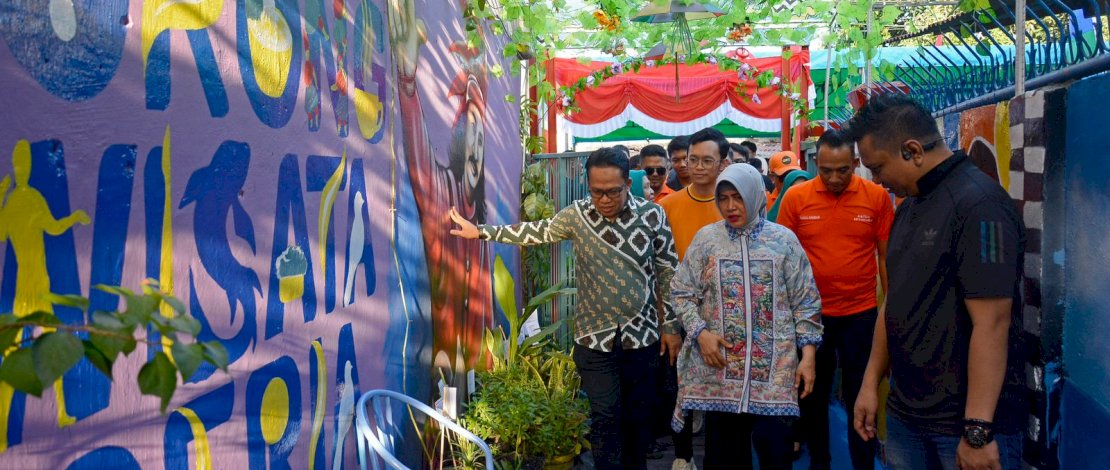 Indira Yusuf Ismail Apresiasi Lorong Wisata Ceria di Buakana: Representasi Kota Bahagia