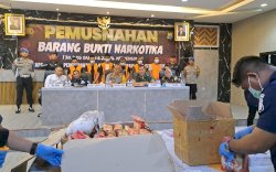 Polrestabes Makassar Musnahkan 32 Kilogram Sabu