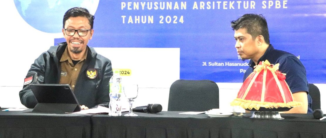 Plh Kadis KominfoSP Sulsel Sultan Rakib menjadi pemateri atau narasumber pada acara rancang bangun arsitektur Sistem Pemerintahan Berbasis Elektronik (SPBE) pada Instansi Pusat dan Pemerintah Daerah (IPPD) Pemkab Pangkajene Kepulauan (Pangkep), yang diselenggarakan di Hotel Royal Bay, Makassar, Senin, 9 Desember 2024. Plh Kadis KominfoSP Sulsel Sultan Rakib menjadi pemateri atau narasumber pada acara rancang bangun arsitektur Sistem Pemerintahan Berbasis Elektronik (SPBE) pada Instansi Pusat dan Pemerintah Daerah (IPPD) Pemkab Pangkajene Kepulauan (Pangkep), yang diselenggarakan di Hotel Royal Bay, Makassar, Senin, 9 Desember 2024.