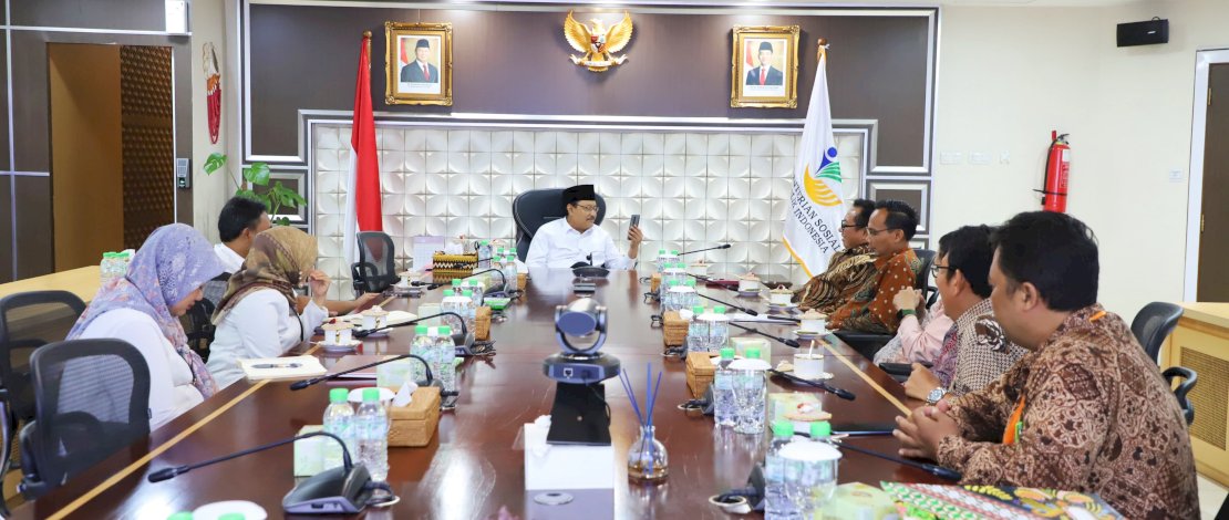 Pengurus SMSI Pusat Dipimpin Ketum Firdaus  Gelar Audiensi dengan Mensos Saifullah Yusuf