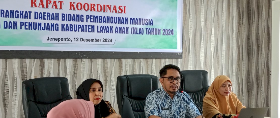 Rapat Koordinasi Perangkat Daerah Bidang Pembangunan Manusia Pelaksana dan Penunjang KLA Tahun 2024, di Ruang Tamarunang, Kamis, 12 Desember 2024.