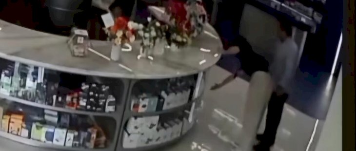 Lecehkan Karyawan Toko Elektronik, Pria Ini Dibekuk Polisi