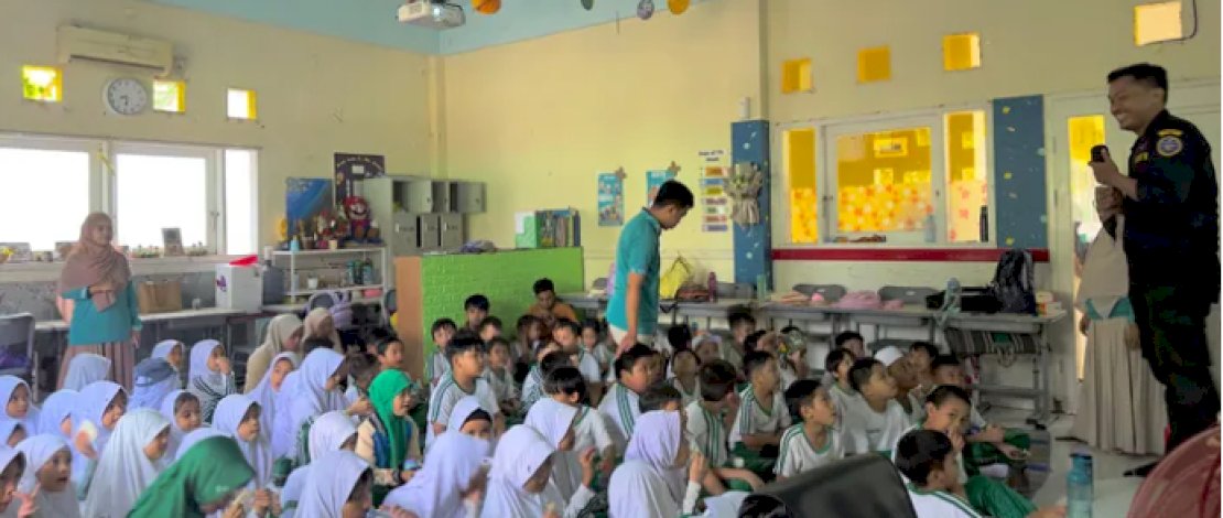 SD Islam Athirah 2 Bukit Baruga Gelar Edukasi Keselamatan Diri, Siswa Antusias Pelajari Penanganan Kebakaran