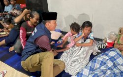 Untuk Memastikan Keselamatan Warganya, Pj Gubernur Sulsel Prof Zudan Kunjungi RSI Faisal dan Pengungsi di Tengah Malam