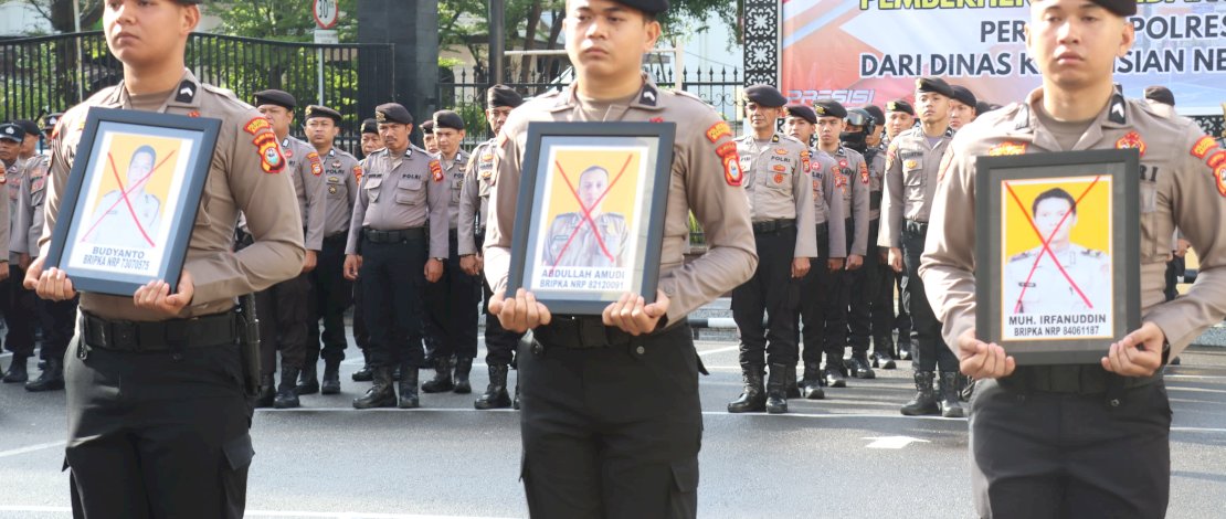 Polrestabes Makassar menjatuhkan sanksi pemecatan terhadap tiga anggotanya. 