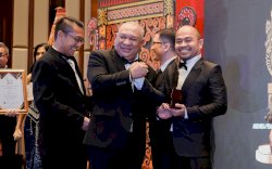 Kadispar Makassar Muhammad Roem Raih Penghargaan Top Hospitality Leader di Indonesia Travel & Tourism Awards 2024