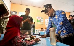 Simulasi Makan Siang Bergizi Gratis di Kabupaten Takalar, Pj Gubernur Prof Zudan: Insyaallah Sulsel Siap