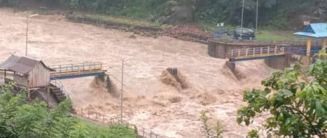 Jembatan Gantung Desa Pallawa Terputus, 132 KK Terisolasi Akibat Banjir Jembatan Gantung Desa Pallawa Terputus, 132 KK Terisolasi Akibat Banjir