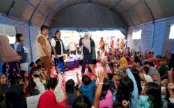 Pj Ketua TP PKK Sulsel Ninuk Zudan Kunjungi dan Beri Bantuan Korban Banjir Makassar