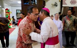 Tunjukkan Toleransi dan Kebersamaan pada Momentum Natal, Danny Pomanto Hadiri Open House Keuskupan Agung Makassar