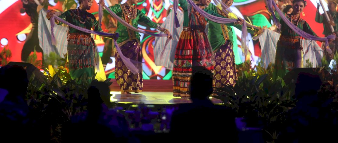 Tari Makkareso Filosofi Semangat Kerja Awali Refleksi Akhir Tahun 2024 Pemkot Makassar