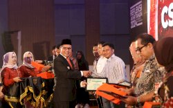 Pemkot Makassar Berikan Penghargaan kepada Tujuh Perusahaan dalam CSR Award 2024