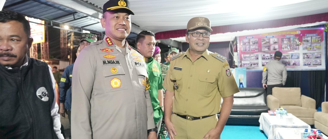 Wali Kota Makassar, Moh. Ramdhan bersama Kapolda Sulsel, Irjen Pol, Yudhiawan,  Wakapolda Sulsel, Brigjen Pol, Nasri Sulaeman, beserta Forkopimda Sulsel dan Kota Makassar berkeliling ke beberapa posko pengamanan.