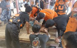 Remaja Tenggelam di Pantai Lumpue Parepare, Berhasil Diselamatkan Tim SAR Siaga Nataru
