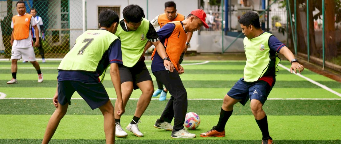 Di awal tahun 2025 Pemerintah Provinsi Sulsel menggelar fun futsal yang dilaksanakan di lapangan Rumah Jabatan Gubernur Sulsel, Jalan Sungai Tangka, Rabu, 1 Januari 2025. 