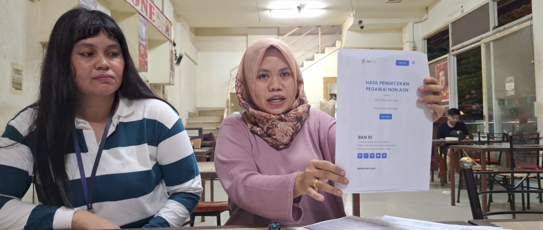 Tenaga honorer bernama Wanny MN didampingi kuasa hukumnya saat memberikan penjelasan terkait dugaan kecurangan pada seleksi penerimaan PPPK di Pemkab Mateng. Tenaga honorer bernama Wanny MN didampingi kuasa hukumnya saat memberikan penjelasan terkait dugaan kecurangan pada seleksi penerimaan PPPK di Pemkab Mateng.
