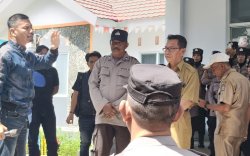 Jadi Penyebab Dana Kelurahan Tidak Cair, Warga Demo Camat Barebbo