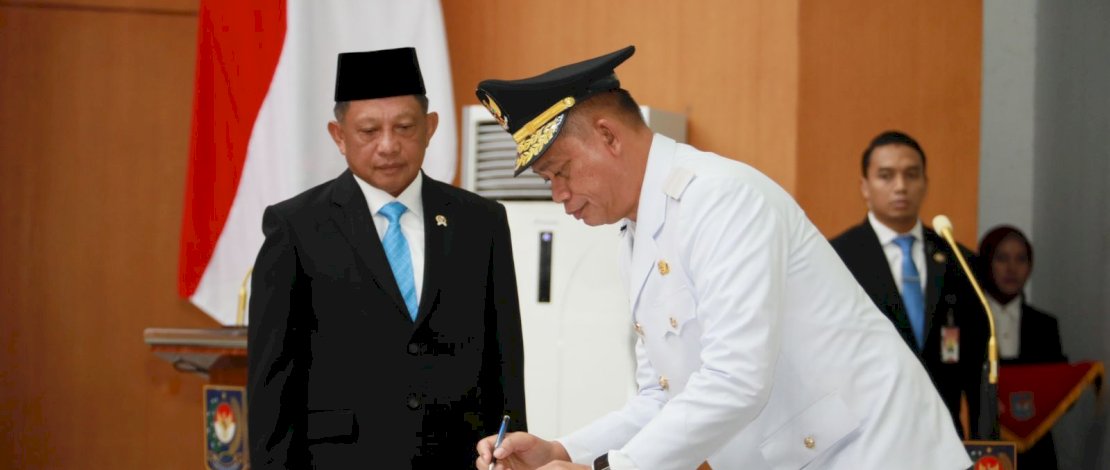 Prof Fadjry Djufry resmi menjabat sebagai Pj Gubernur Sulsel. Ia dilantik Menteri Dalam Negeri Tito Karnavian, di Gedung Kemendagri, Jakarta, Selasa, 7 Januari 2025. Prof Fadjry Djufry resmi menjabat sebagai Pj Gubernur Sulsel. Ia dilantik Menteri Dalam Negeri Tito Karnavian, di Gedung Kemendagri, Jakarta, Selasa, 7 Januari 2025.