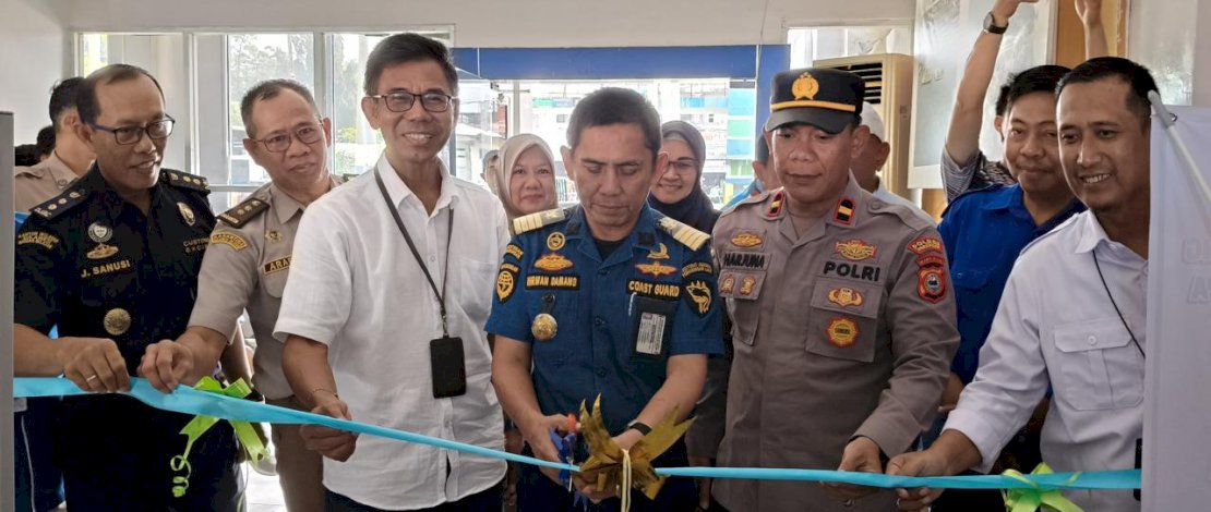 Peresmian penggunaan mesin X-ray dan barrier gate di Terminal Penumpang Nusantara Parepare pada Rabu, 8 Januari 2025.