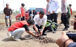 Hari Desa, Pj Bupati Pinrang Ajak Masyarakat Tanam Tanaman Pangan untuk Dukung Swasembada Pangan Nasional