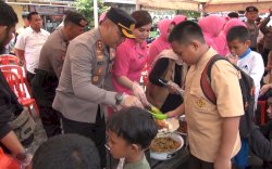 Polres Pelabuhan Makassar Wujudkan Program Gizi Gratis untuk Anak Bangsa