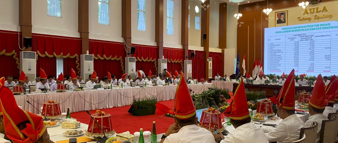 Rapat Koordinasi Terbatas (Rakortas) Pangan yang dipimpin oleh Menteri Koordinator Bidang Pangan RI Zulkifli Hasan, yang dipusatkan di Kota Makassar, Sulawesi Selatan (Sulsel), Jumat, 17 Januari 2025.