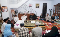 Melayat ke Rumah Duka HM Alwi Hamu, Prof Fadjry Djufry: Beliau Banyak Berkontribusi untuk Kemajuan Sulsel