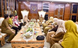 Dekan FK Unhas Harap Prof Fadjry Djufry Beri Motivasi untuk Civitas Akademika di Dies Natalis ke-69 Tahun