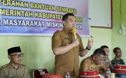 Pj Bupati Takalar Serahkan Bantuan Sembako untuk Masyarakat Miskin Ekstrem di Tiga Kecamatan