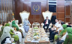 Temui Pj Gubernur Prof Fadjry Djufry, Andi Majdah Laporkan Persiapan Kongres Muslimat NU Hingga Rencana Kedatangan Menteri PPPA ke Sulsel