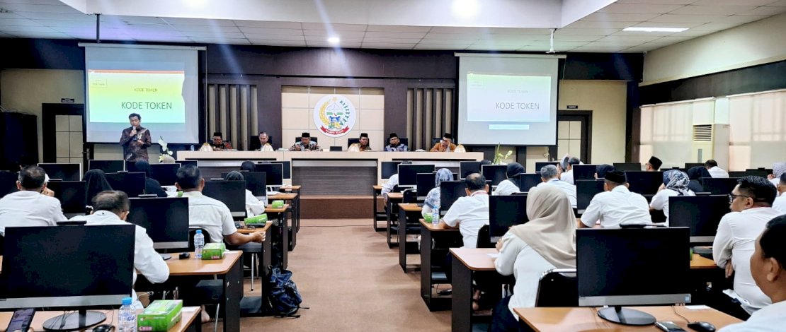 Sebanyak 114 peserta mengikuti Computer Assisted Test (CAT) seleksi Petugas Haji Daerah (PHD) 1446 H/2025 M yang digelar di Aula Kesbangpol Kantor Gubernur Sulawesi Selatan, Kamis, 23 Januari 2025.
