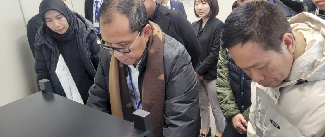 Wali Kota Makassar Moh Ramdhan Pomanto mengunjungi teknologi dekarbonisasi terbaru di Osaka, Jepang, Jumat, 24 Januari 2025. Wali Kota Makassar Moh Ramdhan Pomanto mengunjungi teknologi dekarbonisasi terbaru di Osaka, Jepang, Jumat, 24 Januari 2025.