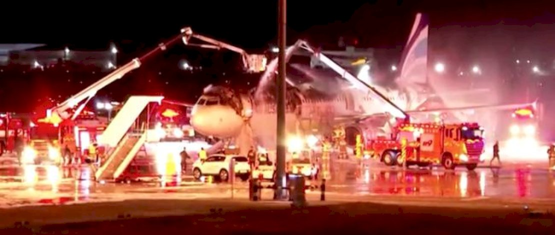 Pesawat Busan Air Terbakar di Bandara, 169 Penumpang Dievakuasi 